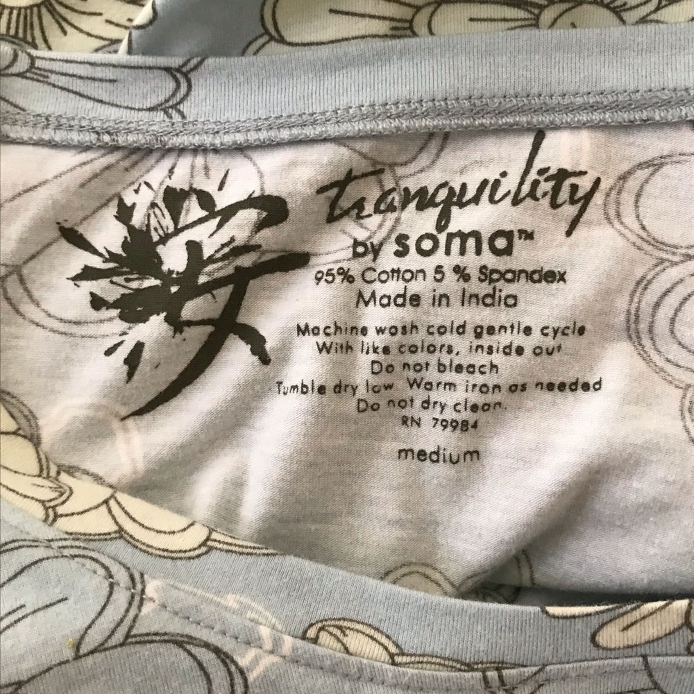 Tranquility by Soma Medium Beautiful Flower Top - Picture 7 of 7